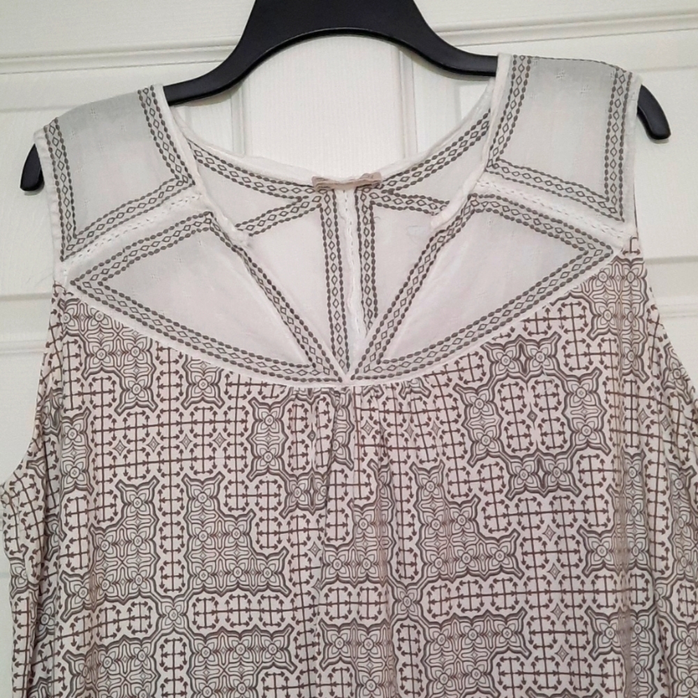 Women's Geometric Print Tank Top - Gray and Orange - Picture 2 of 4